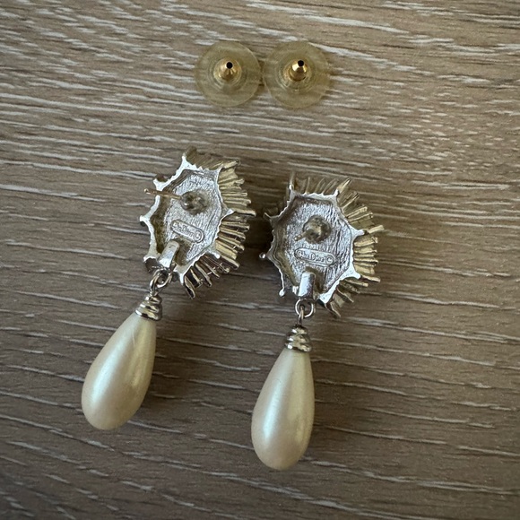 Vintage Christian Dior costume jewelry earrings - Picture 4 of 6